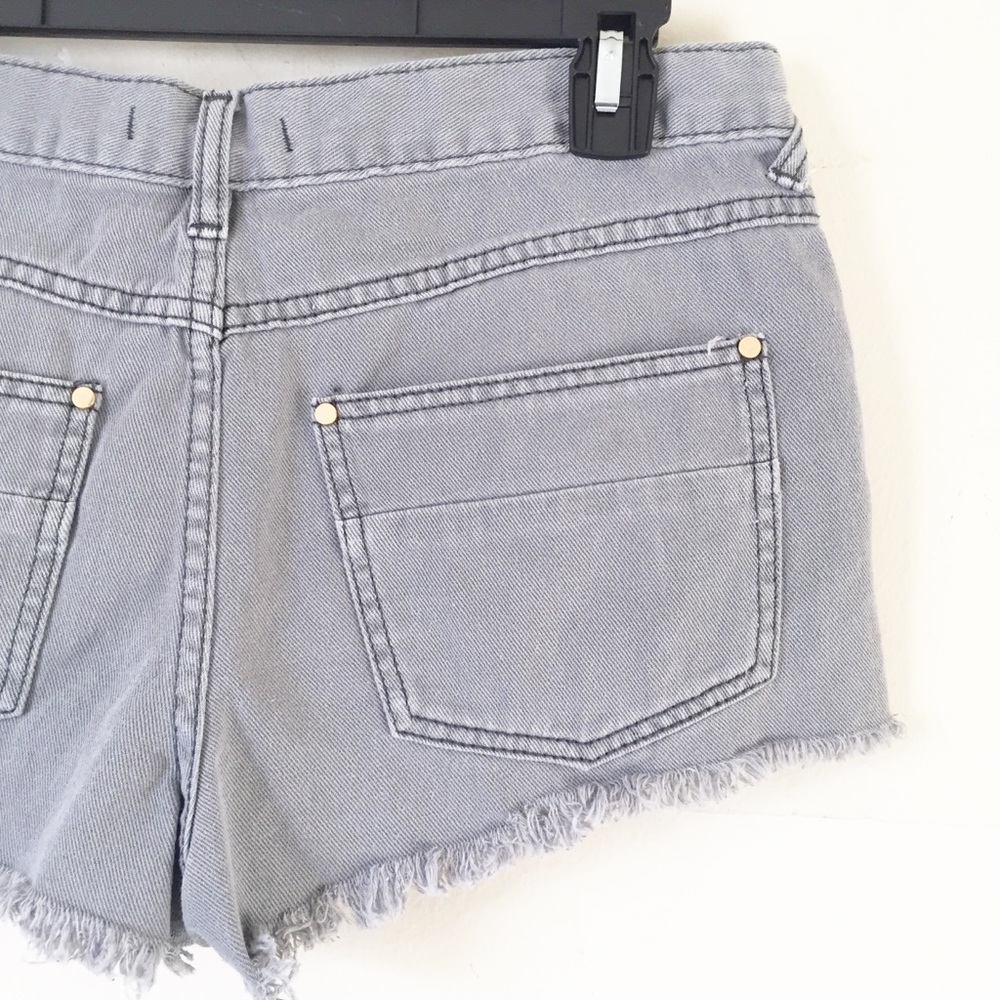 Free People Grey Raw Hem Shorts Size 27 - Picture 5 of 10